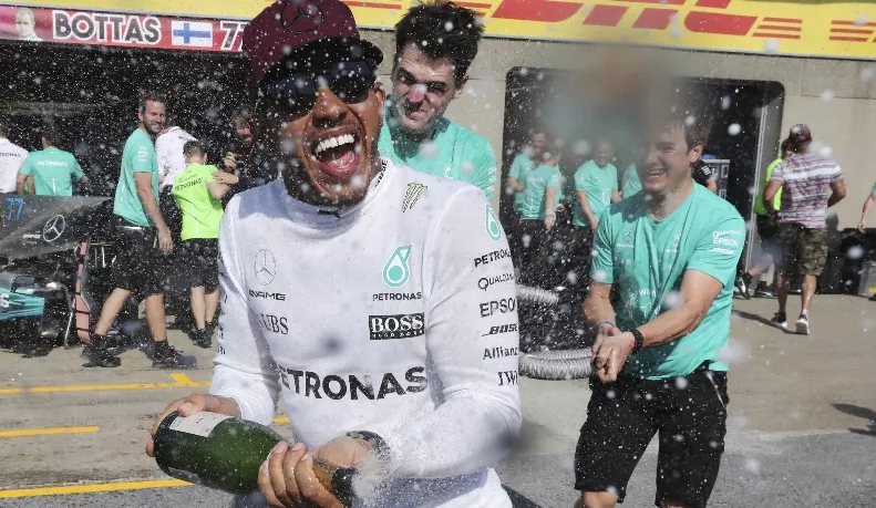 Hamilton triunfa carrera Canadá