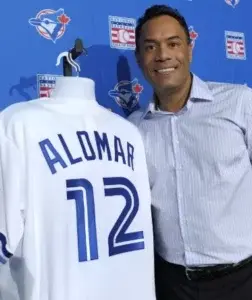 Grandes Ligas expulsa a Roberto Alomar por acusación de inconducta sexual