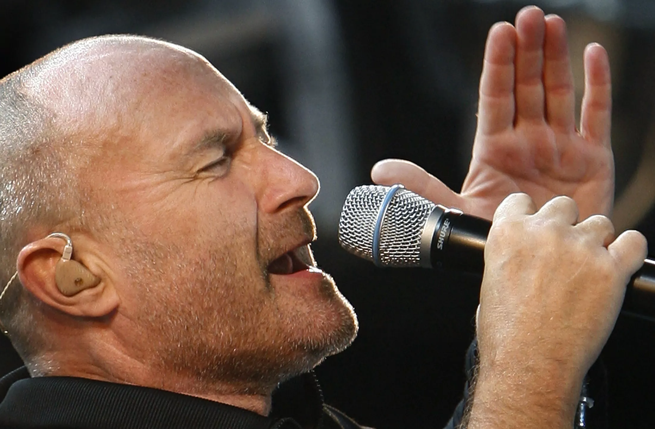 El cantante Phil Collins, hospitalizado tras sufrir una caída en su hotel