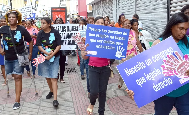 Mujeres insisten  despenalicen el aborto