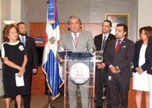 Cónsules hispanos NY escogen a Carlos Castillo presidente CLACNY