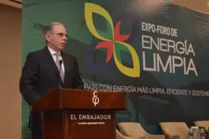 Cámara Americana de Comercio aboga por energía limpia y renovable