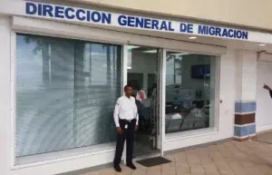 Migración extiende horario de certificación para permiso de salida a menores