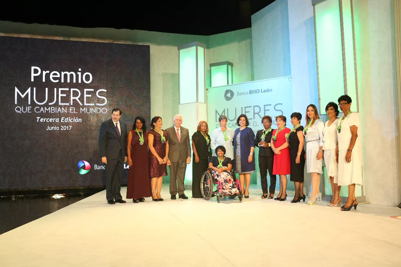 Banco BHD León entrega Premio Mujeres que Cambian el Mundo