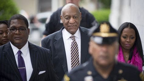 Bill Cosby llega a corte de EE.UU. para su primer juicio por abusos sexuales