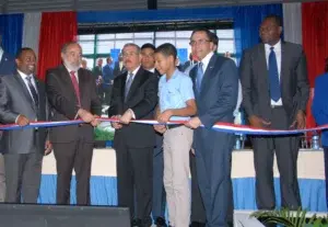 Presidente Danilo Medina entrega un liceo en La Nueva Barquita