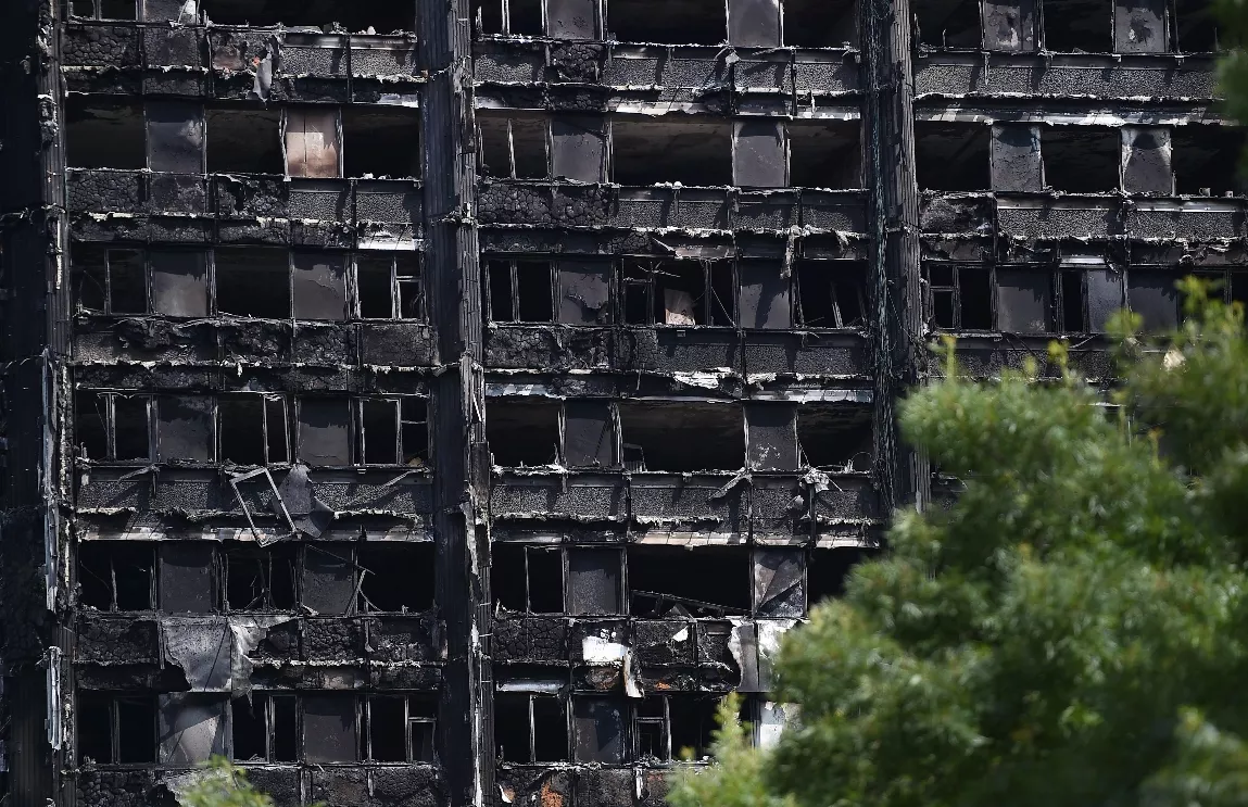 Aumenta a 58 el número de víctimas en el incendio de Londres