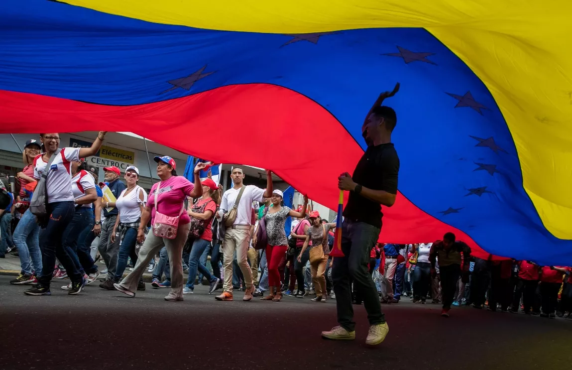 Chavismo marcha por la Constituyente y la oposición en contra de la “censura