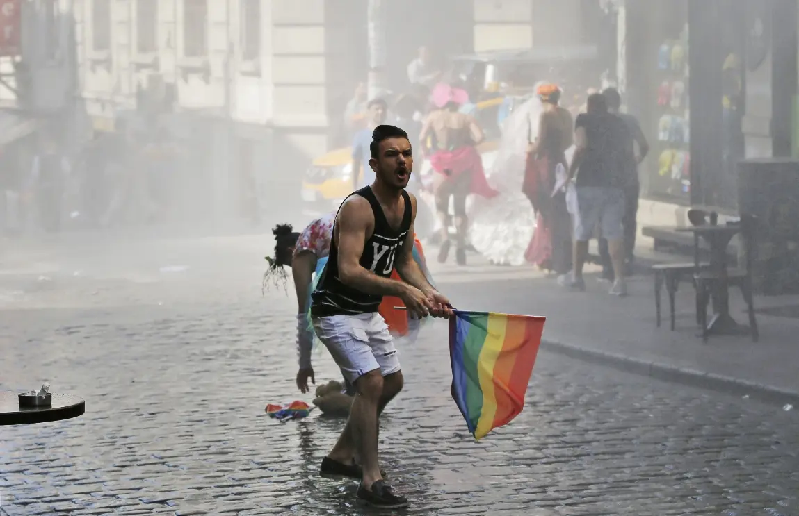 Turquía prohíbe una marcha del Orgullo LGBT en Estambul