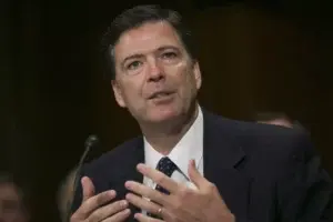 James Comey dice Trump lo despidió para alterar investigación de Rusia