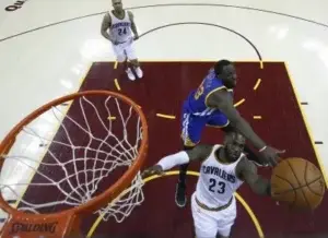 LeBron y Cavs cortan la postemporada perfecta de Warriors