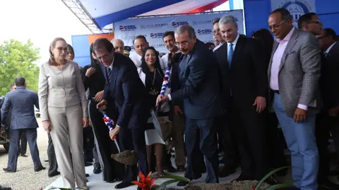 Presidente Medina deja iniciada la construcción de Ciudad Juan Bosch en Santiago