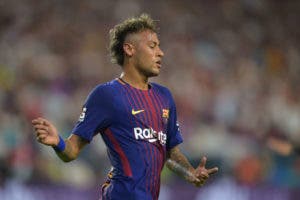 Neymar llega a China en medio de rumores sobre su traspaso al PSG francés