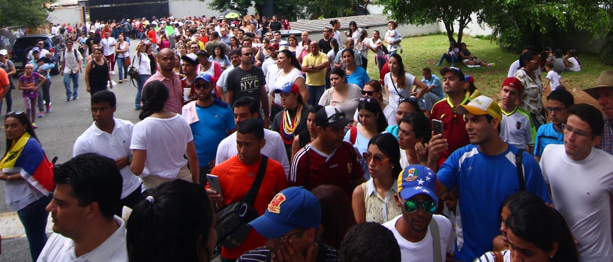 Venezolanos en RD apoyaron plebiscito