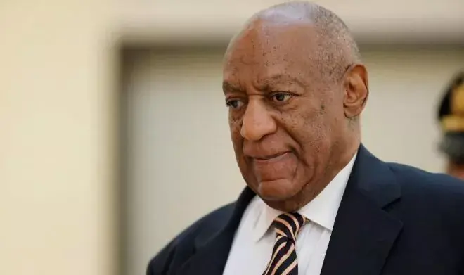 Bill Cosby se queda sin soplar las velas en su bar favorito de Washington