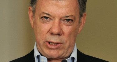 Santos pide cumplir a miembros FARC que siguen la paz y reprimir a desertores