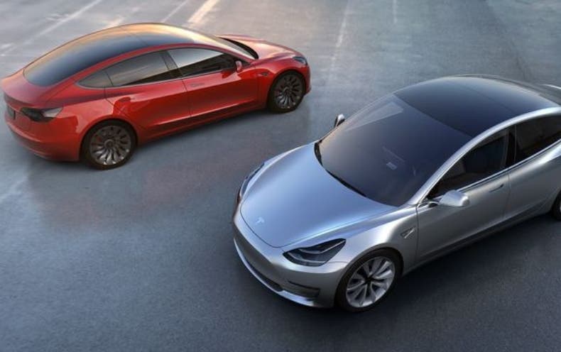 Ingenieros demuestran que autos de Tesla pueden circular sin conductor