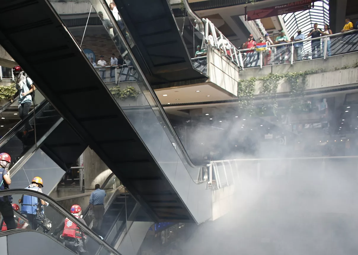 Los disturbios de Venezuela afectan zona urbana comercial