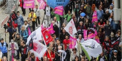 Alemanes marchan contra cumbre G20