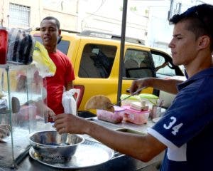     Comercio informal es una de sus principales fuentes de ingresos. 