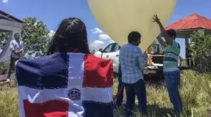 La bandera nacional es enviada a la estratosfera