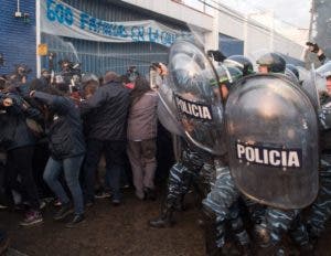 Cierre de Pepsi termina en caos