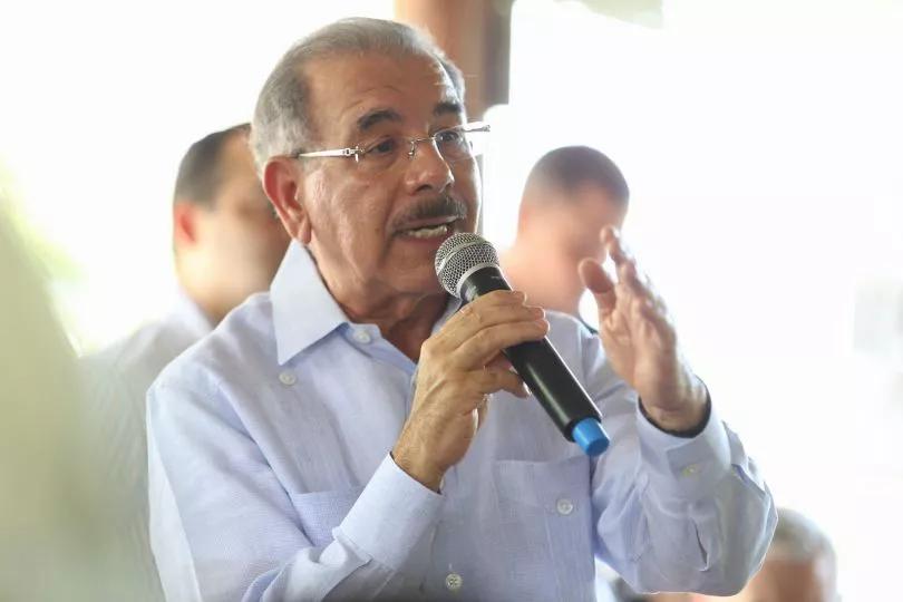 Danilo Medina apoya a ganaderos de Río San Juan