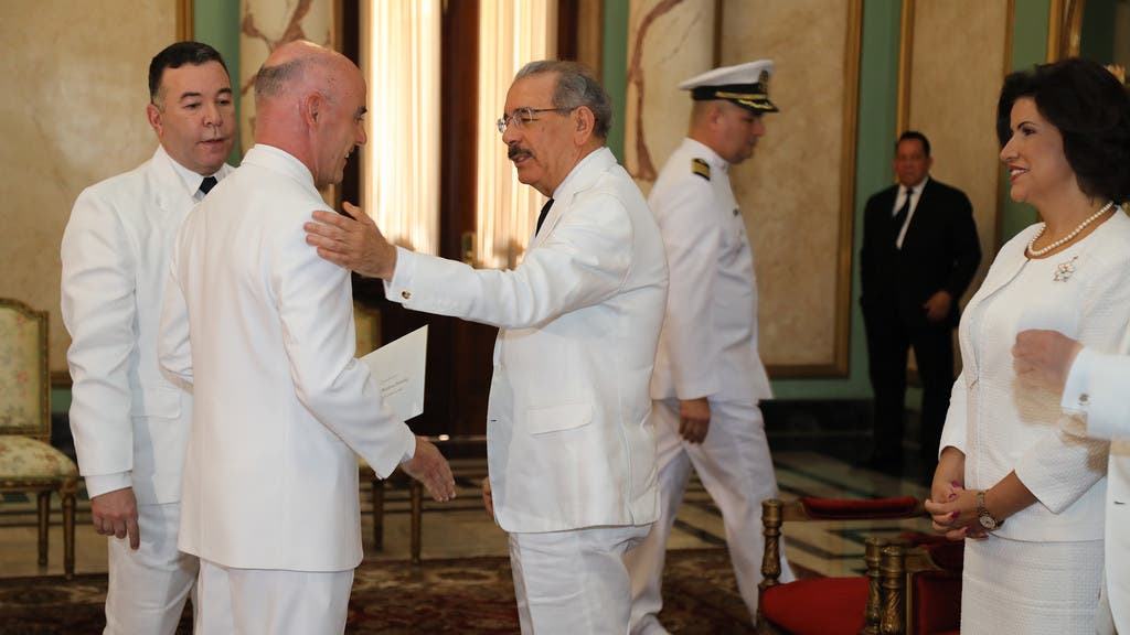 Cuatro nuevos embajadores presentan sus cartas credenciales a Danilo Medina
