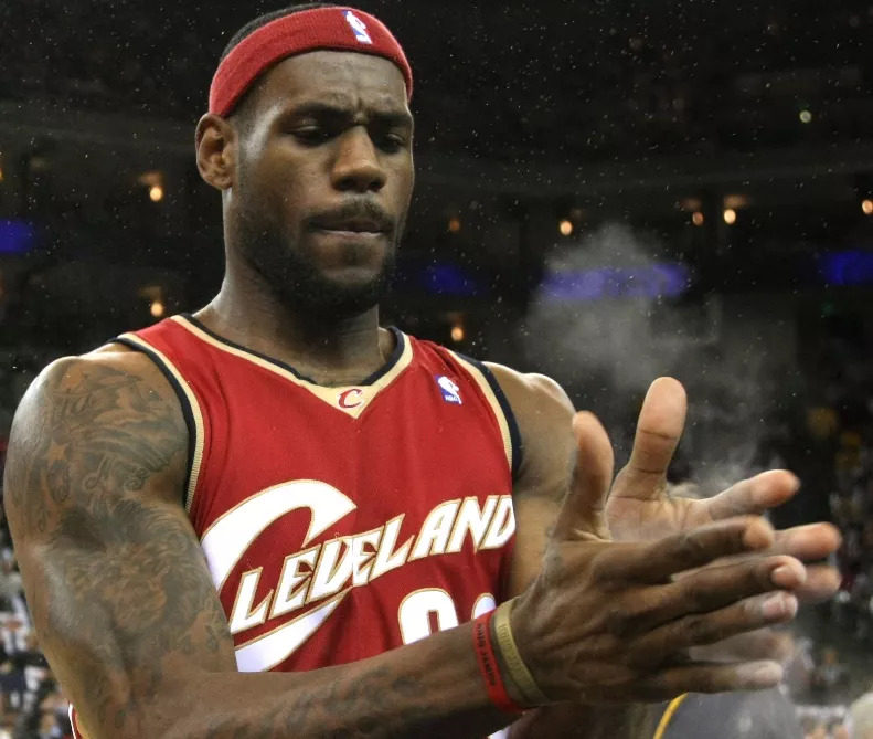 LeBron  James ajeno a firmas de los Cavaliers