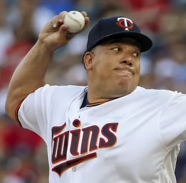 Bartolo Colón lanza juego completo en triunfo de mellizos