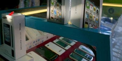 ¿Samsung Galaxy o iPhone de imitación? 3 claves simples para identificar si un teléfono celular es falso