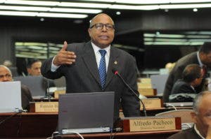 Cámara de Diputados rechaza quitar inmunidad parlamentaria a Alfredo Pacheco