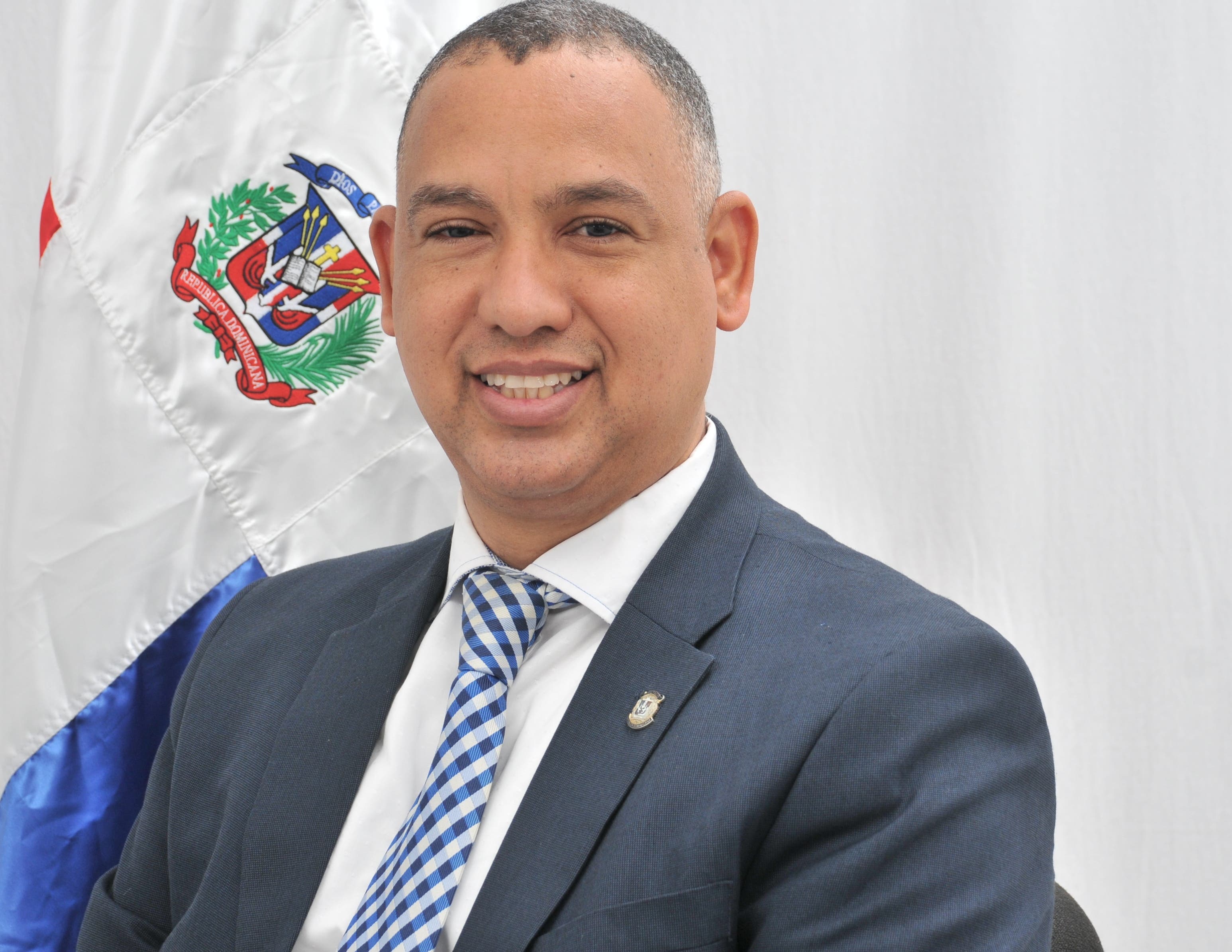 Diputado Alexis Jiménez pide a ministro de Educación concluir escuela en Cancino Adentro