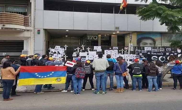 Protestan ante embajadas de países reacios a que la OEA sancione a Venezuela