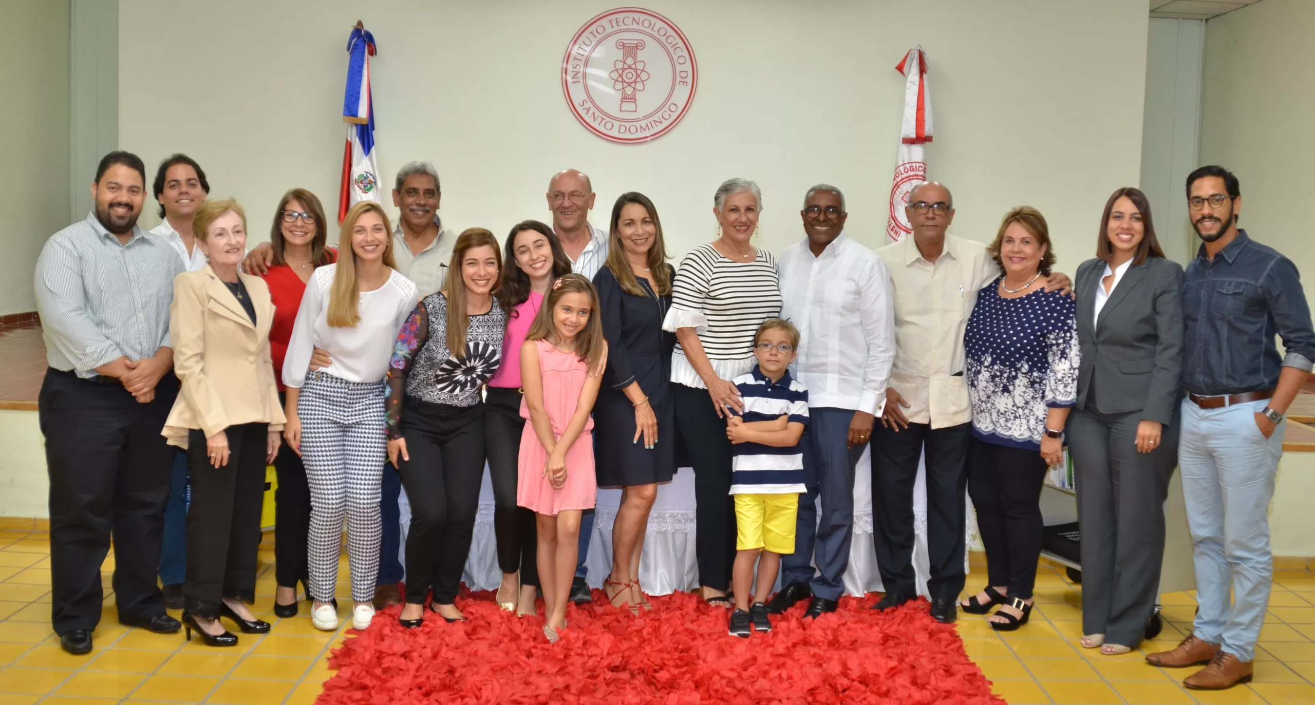 Familia Rafael Corominas Pepín dona su biblioteca al Intec