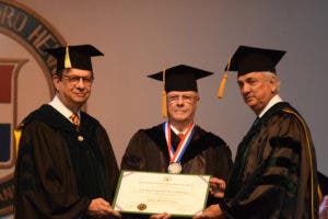 UNPHU entrega Doctorado Honoris Causa  a Hipólito Mejía