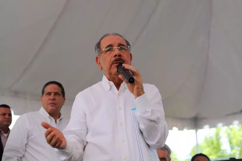 Presidente Medina aprueba financiamiento a apicultores de San Pedro de Macorís