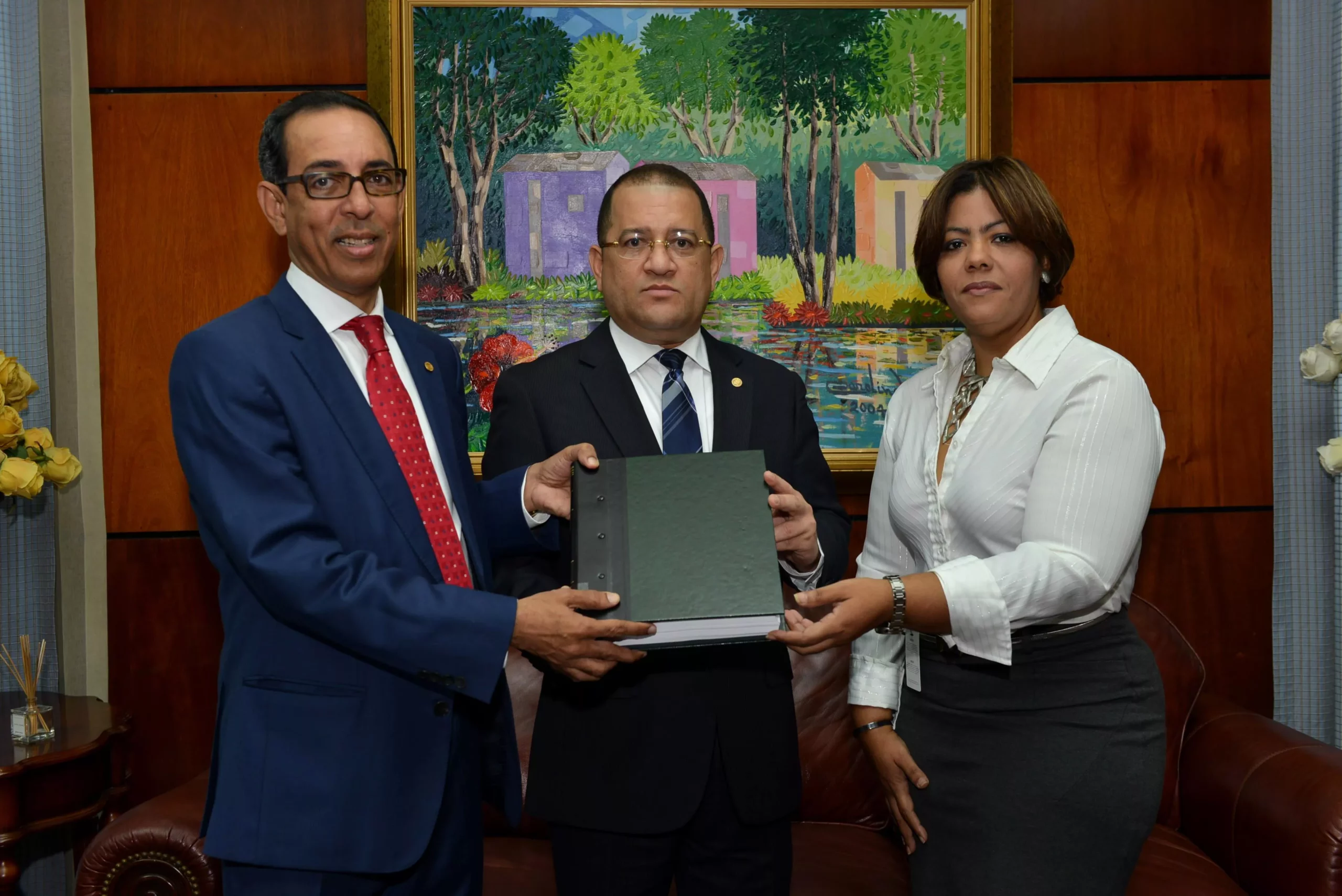 Unidad Académica de la SCJ entrega biblioteca básica al Poder Judicial