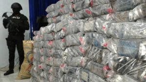 DNCD decomisa 759 paquetes de cocaína y apresa a 4 colombianos y 3 dominicanos