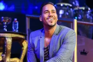 Romeo Santos tiene el toque de oro en «Golden»