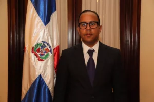 Fernan Leandry Ramos Peralta, suplente del miembro titular del TSE,  Santiago Sosa.