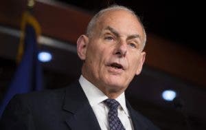 Trump nombra por sorpresa a general John Kelly como su nuevo jefe de gabinete