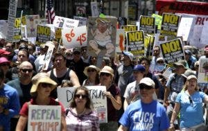 Decenas de marchas en EE.UU. para pedir la destitución de Trump