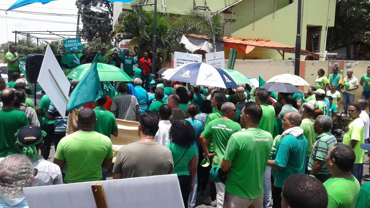 Los Alcarrizos se viste de verde y marcha por el fin de la impunidad