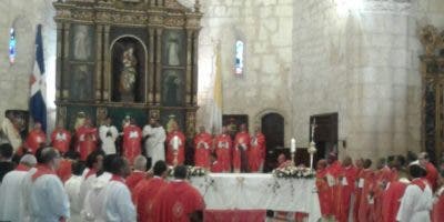Inicia la eucaristía de la apertura del LV Asamblea Plenaria de  Obispos de RD