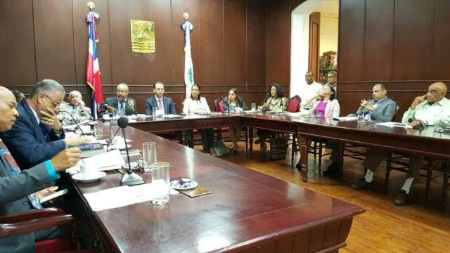Población de Puerto Plata critica cabildo por emitir resolución que declara como “hijo adoptivo” al presidente Danilo Medina
