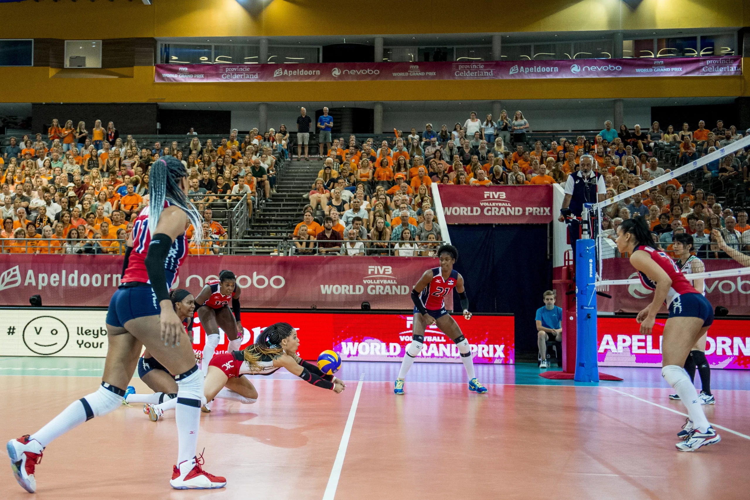 Las Reinas del Caribe vencen tres sets por uno a Japón