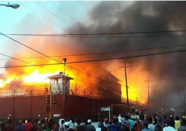 Cinco evadidos y guardia penitenciario muerto en un motín en cárcel de Guyana