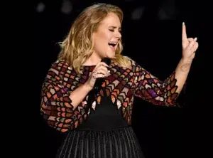 Adele cancela últimos conciertos de gira mundial por problemas con su voz