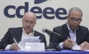 Francisco Dominguez Brito y Rubén Jiménez Bichara en firma. elieser tapia
